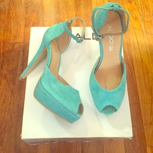 Aldo Turquoise Suede Pumps