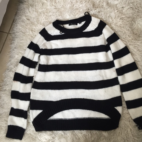 Knit sweater