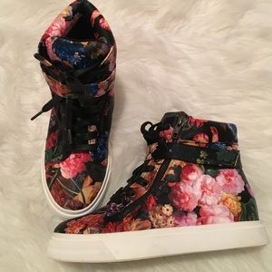 Never worn super cute floral high tops!