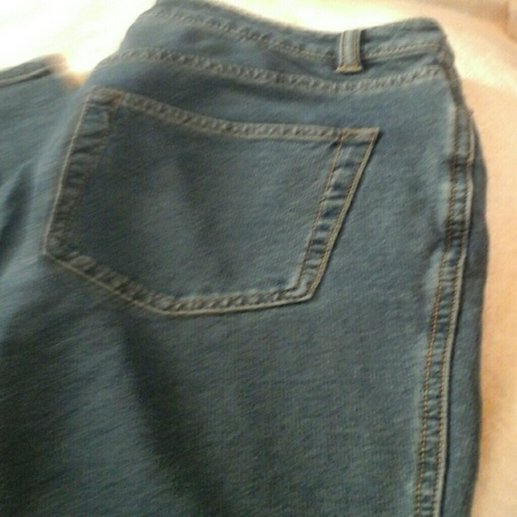 Jeans - Picture 2 of 3