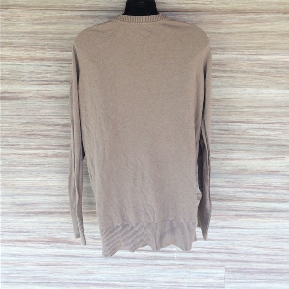 ‼️CLOSET CLOSING‼️ Old navy top - Picture 3 of 3