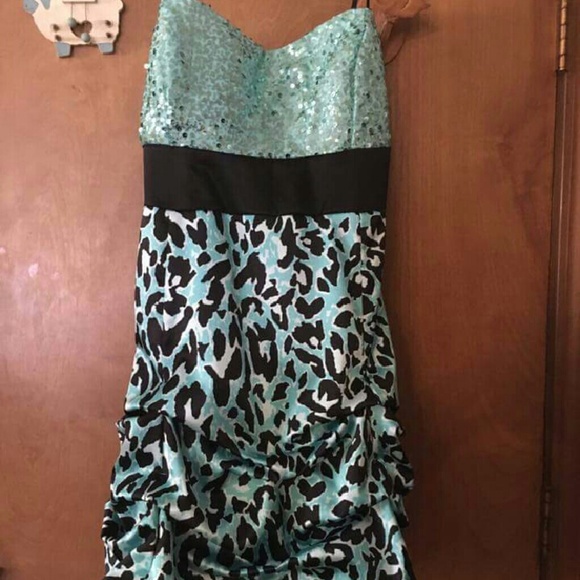 Short formal dress