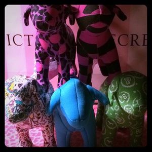 5 vs pink dogs