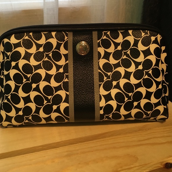 Coach Handbags - Coach Make-Up Case