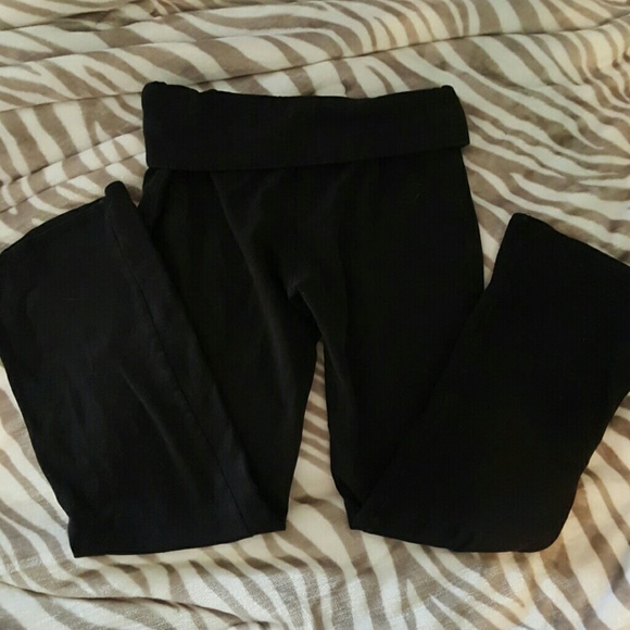 KID'S yoga pants and tee - Picture 2 of 3