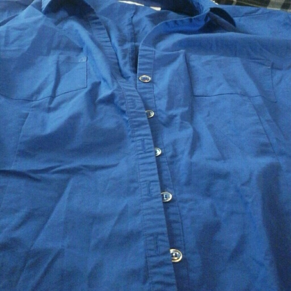 Shirt - Picture 2 of 3
