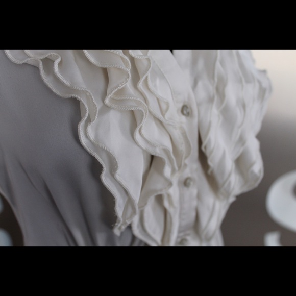 Soft Ruffled Cream Top - Picture 3 of 4