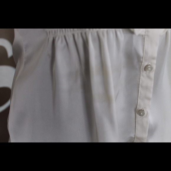 Soft Ruffled Cream Top - Picture 4 of 4