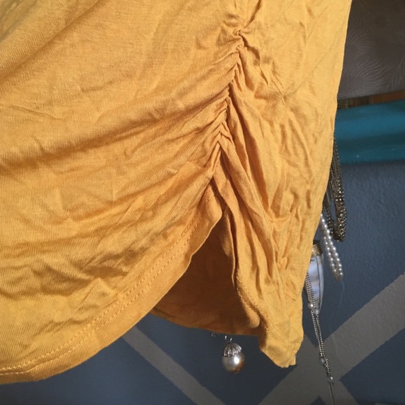 Mustard Top - Picture 2 of 2
