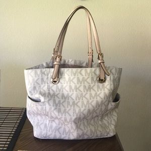 White Vanilla jet set Med Michael Kors purse