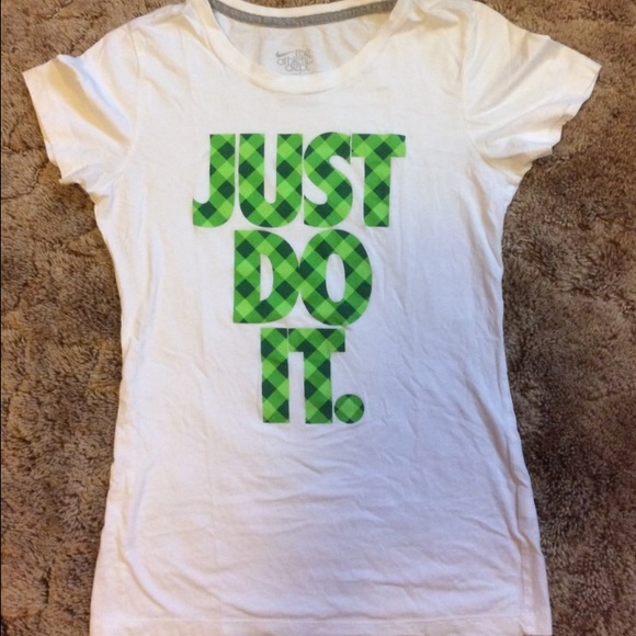 White nike top