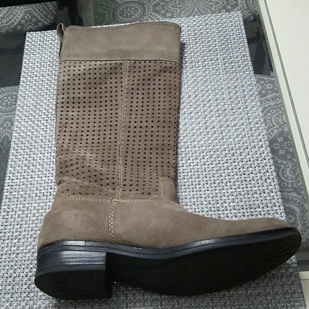 Tan suede Boots
