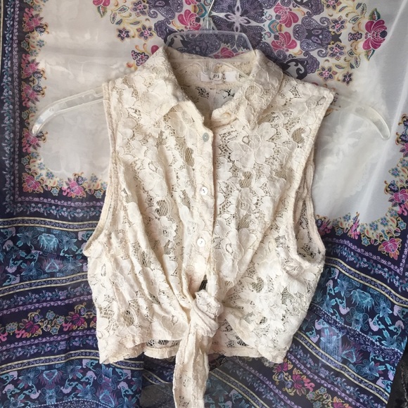 Iris Tops - Crochet halter tie front crop top