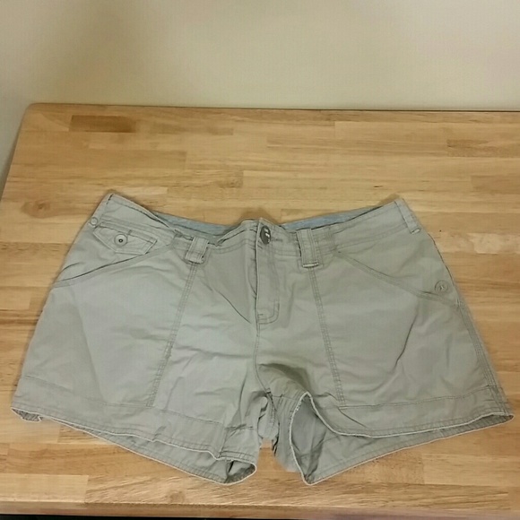 Converse One Star shorts