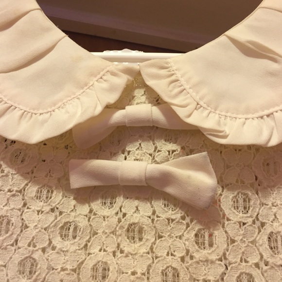 Collared lace blouse - Picture 2 of 3