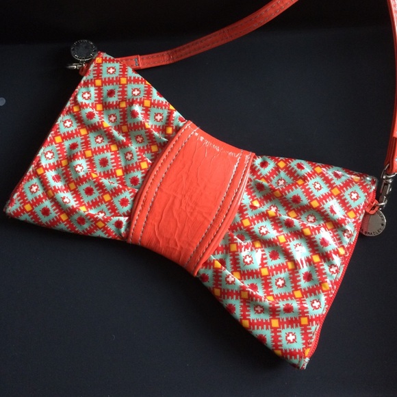Vera Bradley sm  Frill "Paprika"  zip clutch w/ st - Picture 1 of 4