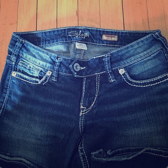 Like New Silver Jeans Dark Wash