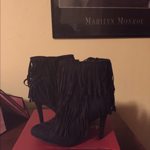 Fringe booties 😎 CLOSET CLOSING 💖😎