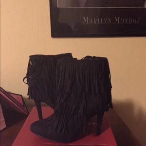 Fringe booties 😎 CLOSET CLOSING 💖😎