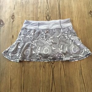 🎉24 hour sale🎉Lulu lemon run in the sun skirt