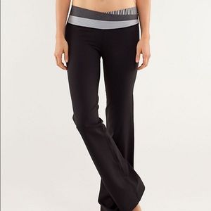Lulu lemon astro yoga pants. Size 6.