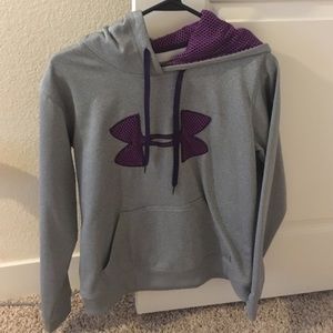 Under Armour Sweatshirt