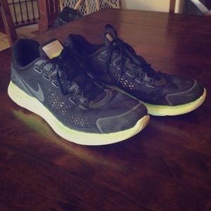 Nike Lunarglide 4 Men's shoe