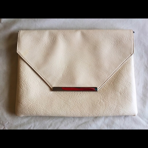 🚫Sold🚫 Cream clutch
