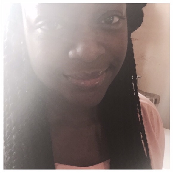 Meet your Posher, Lovonne - Picture 2 of 3