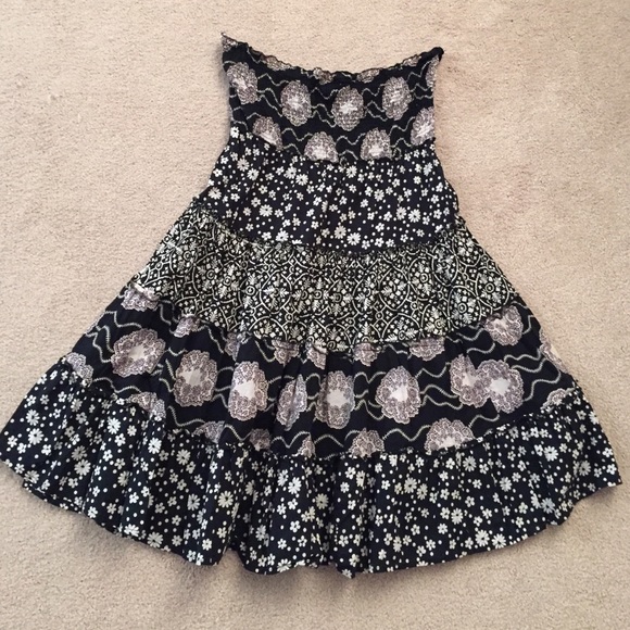 Forever 21 strapless dress: Size Medium - Picture 1 of 4