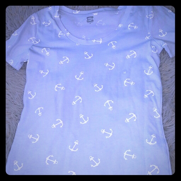 NWOT!! Kirra T-shirt