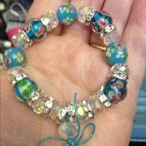 Very pretty bracelet and earrings handmade