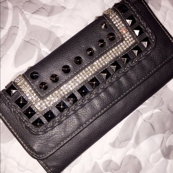 Maurice's wallet