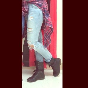 American Eagle Light Wash Distressed Skinny Jeans