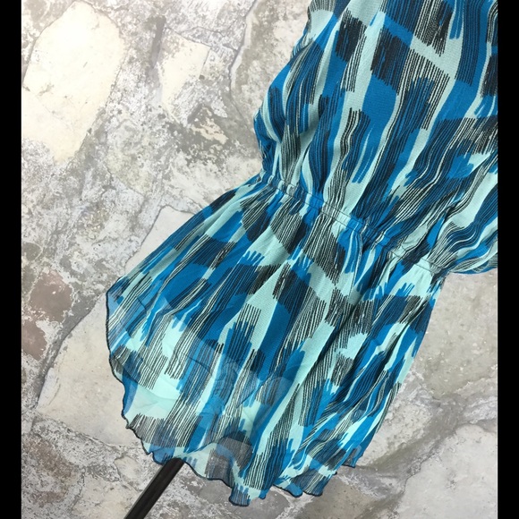 LAST CHANCE❤️Vertigo Paris by BCBG blue halter top - Picture 3 of 4