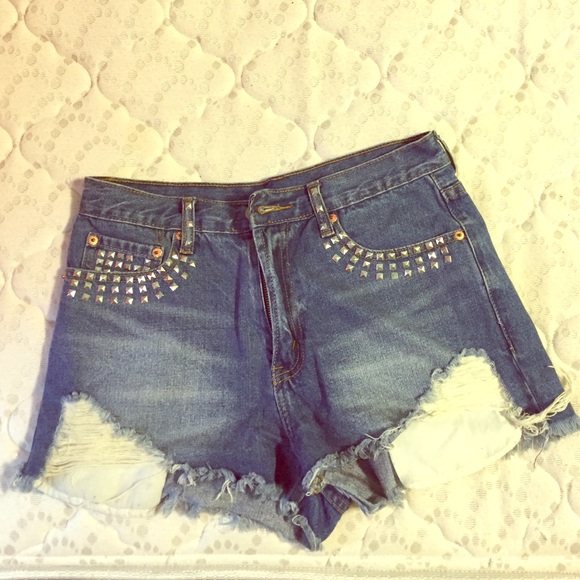 cute high waisted shorts!