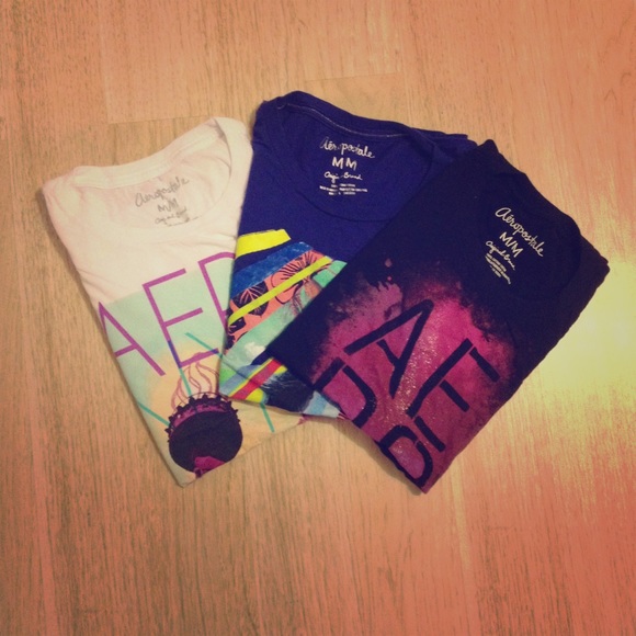 Aeropostale OFFERs WELCOME T-Shirts Bundle