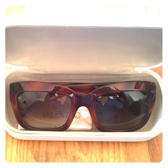 Valentino Rockstud Light Brown Tortoise Sunglasses
