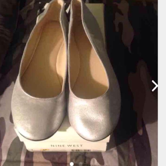 BRAND NEW; Flats
