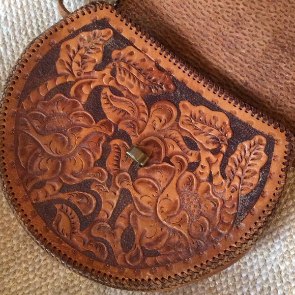 Vintage Boho leather crafted purse - Picture 2 of 4