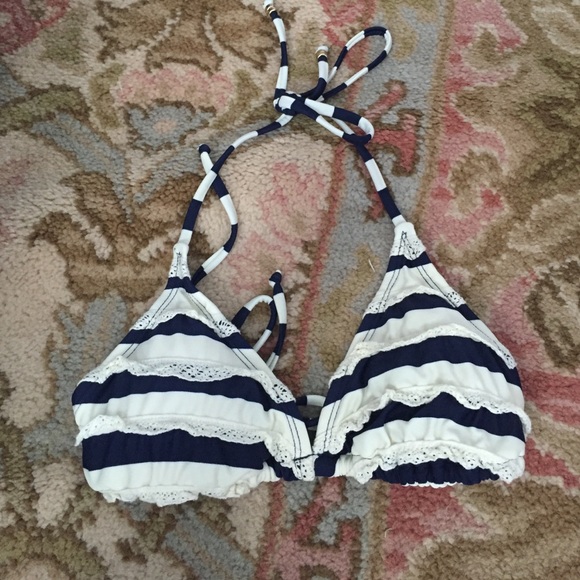 Xhilaration string bikini top