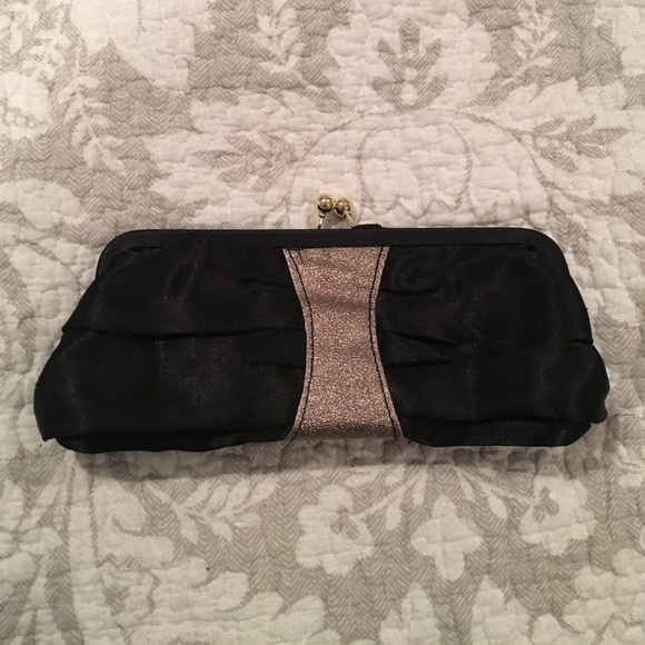 Small Clutch - Picture 1 of 4