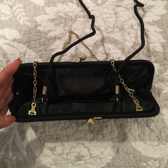 Small Clutch - Picture 2 of 4