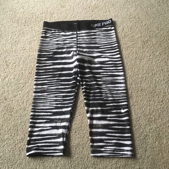 Nike Pro Capris