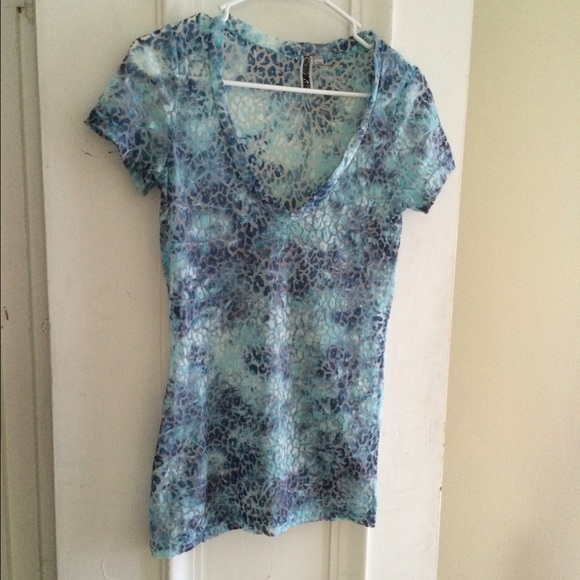 BKE cute sheer blue leopard print top - Picture 2 of 4