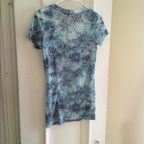 BKE cute sheer blue leopard print top - Picture 3 of 4