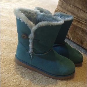 Teal fur boots