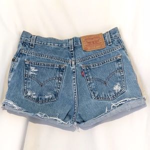 Vintage Levi's 550 Distressed Short Short💕