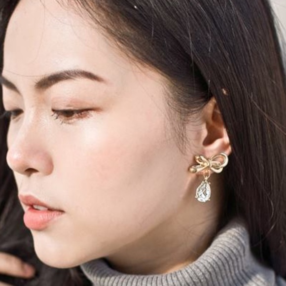❌SOLD OUT ❌Kate Spade Tied Bow Earrings - Picture 3 of 3