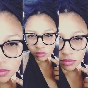 Meet your Posher, Shea